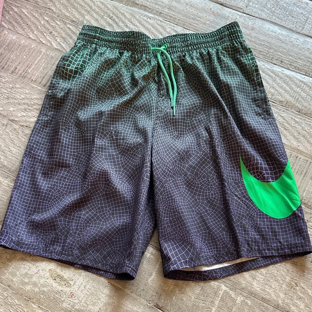 Nike Men’s Shorts Swim Trunks Color Electric Algae Size Small NWT